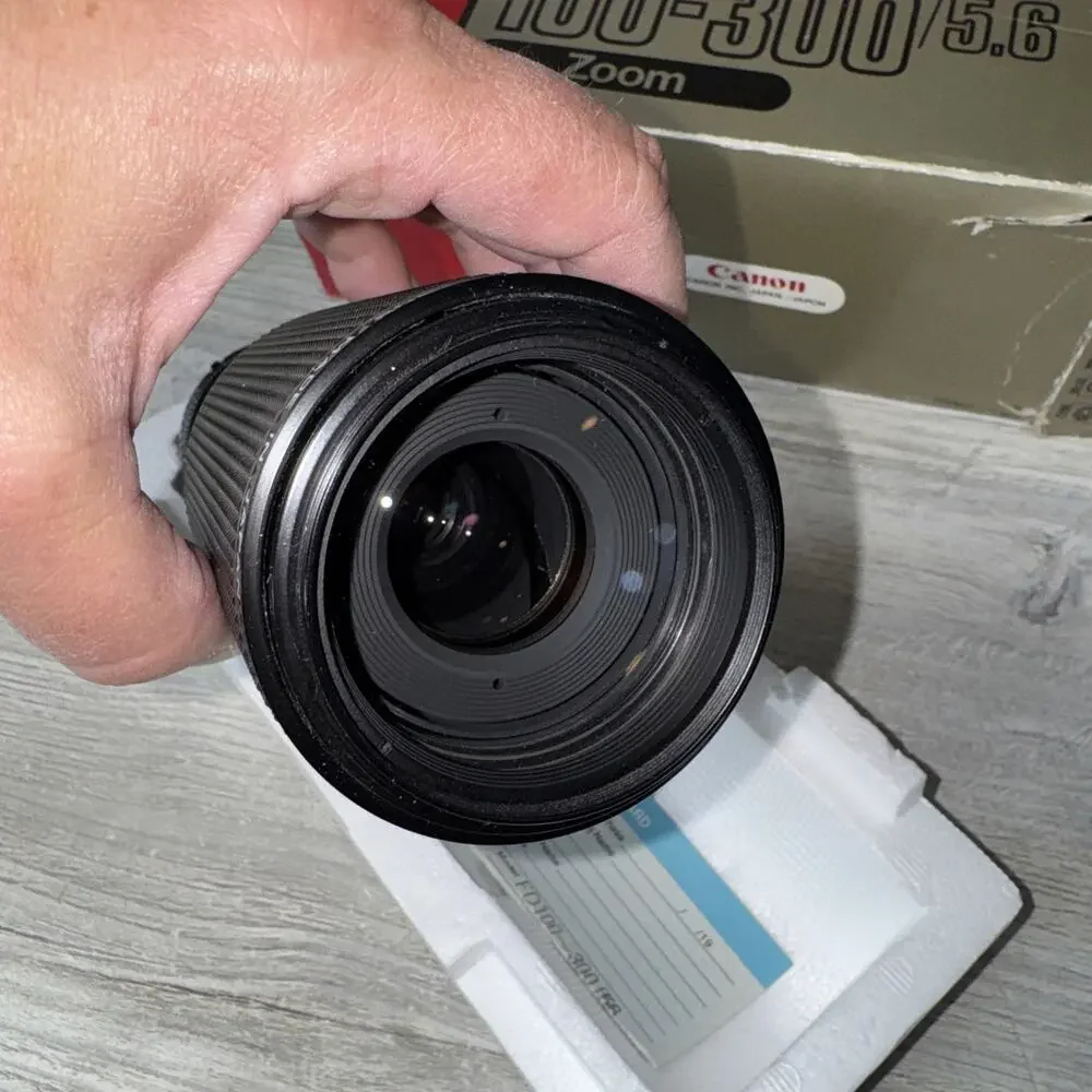 Canon FD Lens 100mm-300mm f5.6 telephoto from Japan